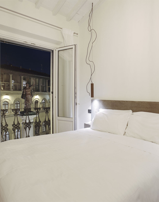 MAX 2 PERSONE CAMERACITY VIEW< a href="#link-city-view">VEDI LE FOTO